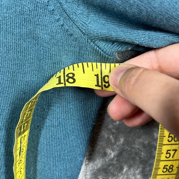 Banana Republic Sweater Medium Blue Silk Cashmere Wool Pullover Preppy - Picture 6 of 7